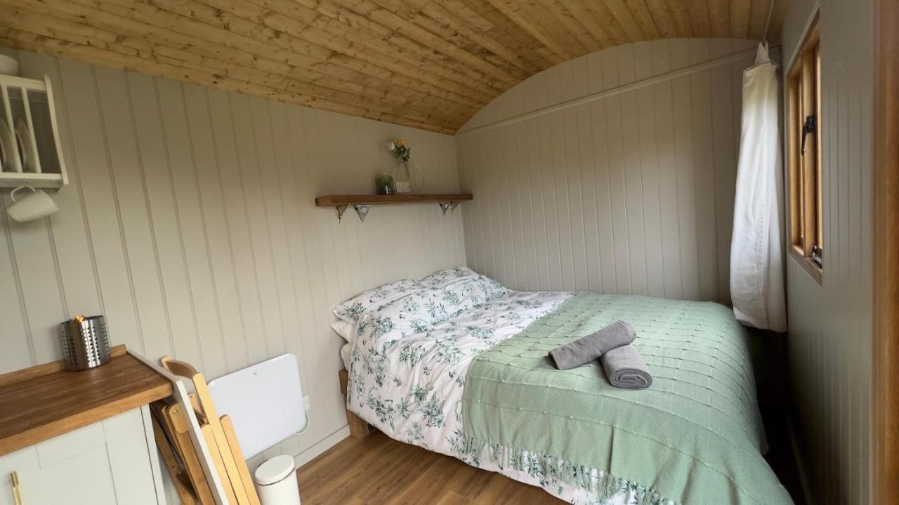 Shepherds Hut At Cedar Gables Lamberhurst المظهر الخارجي الصورة