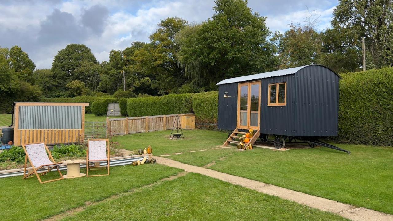 Shepherds Hut At Cedar Gables Lamberhurst المظهر الخارجي الصورة