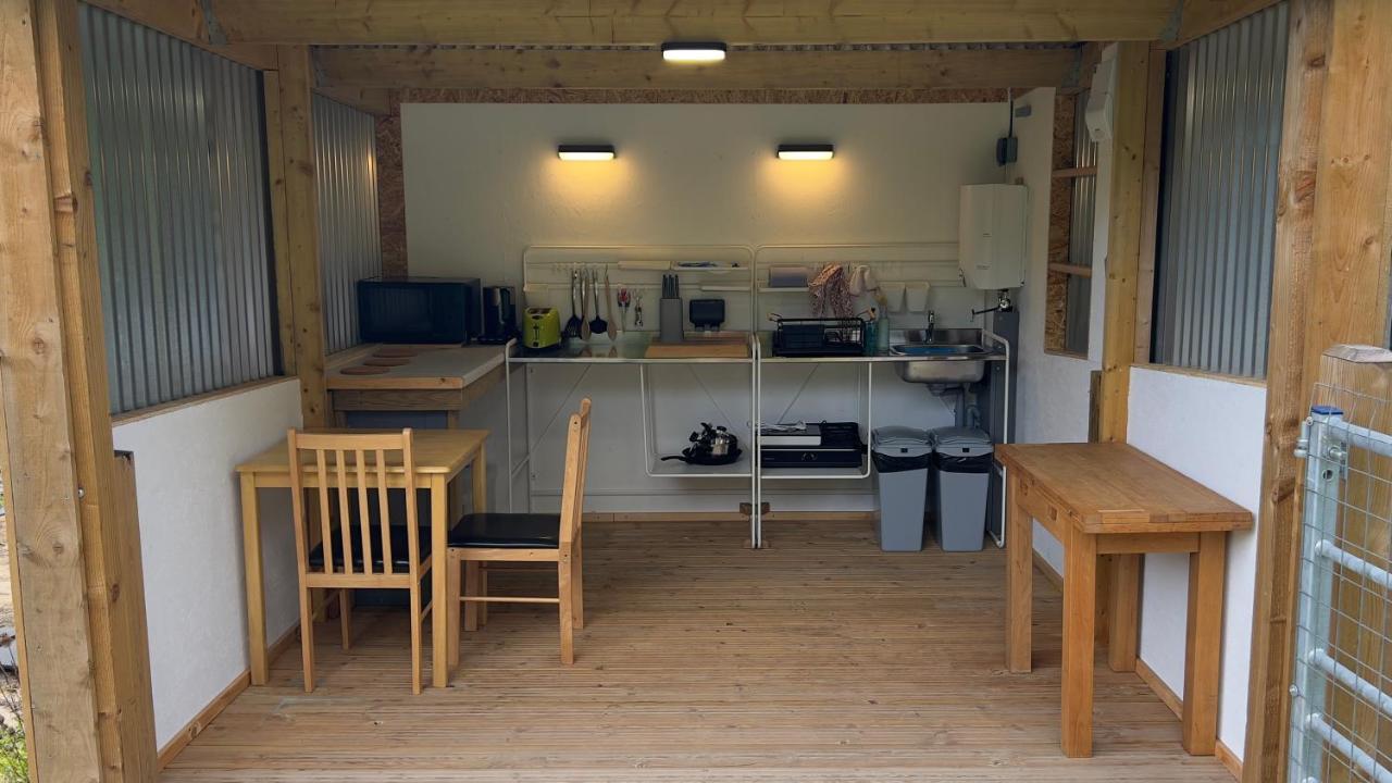 Shepherds Hut At Cedar Gables Lamberhurst المظهر الخارجي الصورة