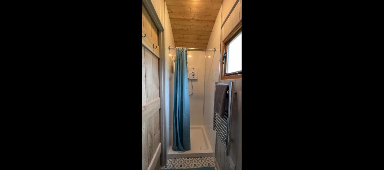 Shepherds Hut At Cedar Gables Lamberhurst المظهر الخارجي الصورة